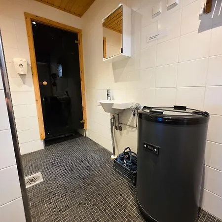 - 10 Hloe, Himos Laensihuippu *